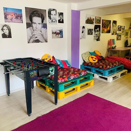 Alma Cinema Hostel Koktobe エクステリア 写真