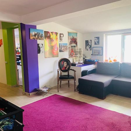 Alma Cinema Hostel Koktobe エクステリア 写真