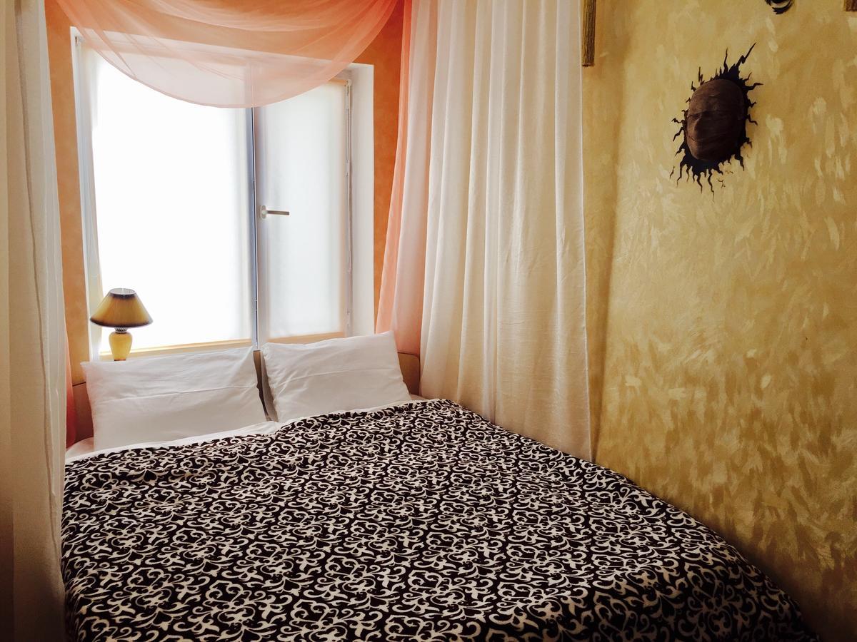 Alma Cinema Hostel Koktobe エクステリア 写真