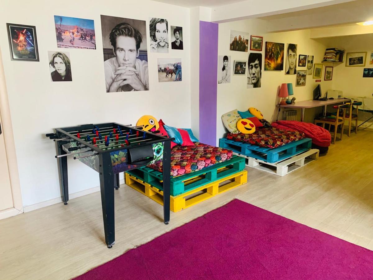 Alma Cinema Hostel Koktobe エクステリア 写真